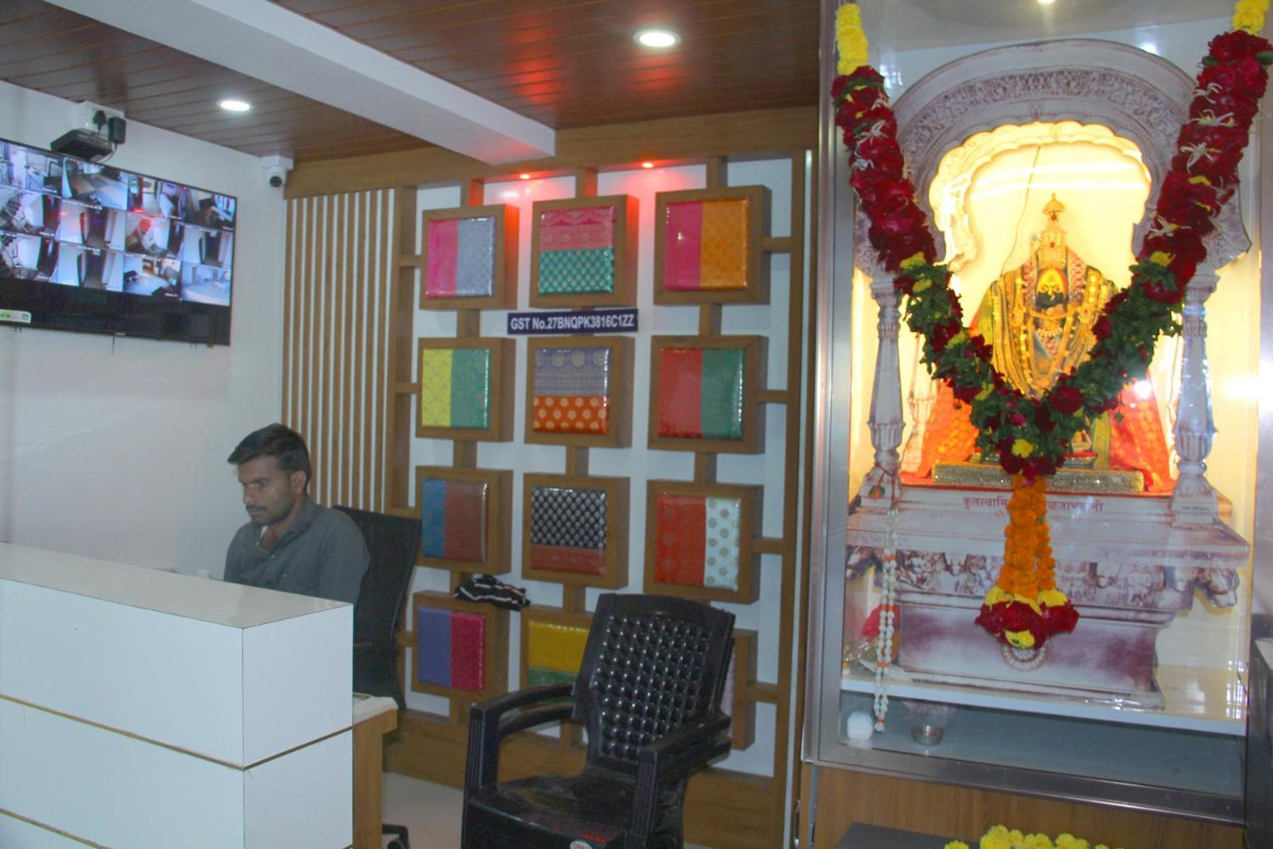Hotel Ambai Executive Tuljapur Exteriér fotografie