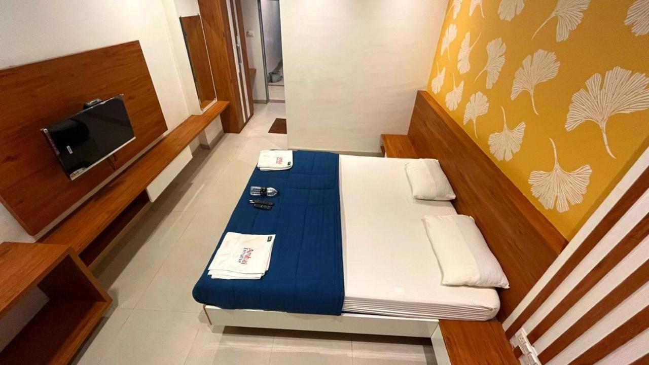 Hotel Ambai Executive Tuljapur Exteriér fotografie