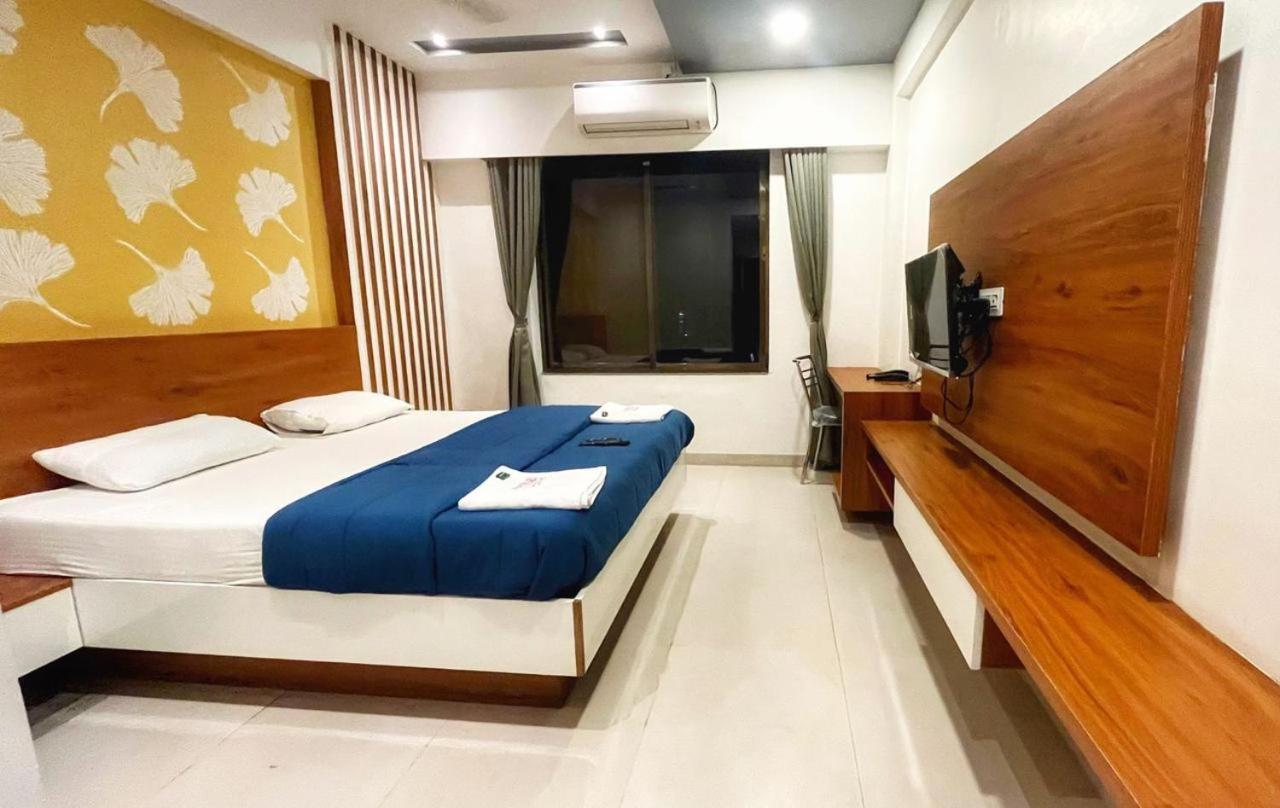 Hotel Ambai Executive Tuljapur Exteriér fotografie